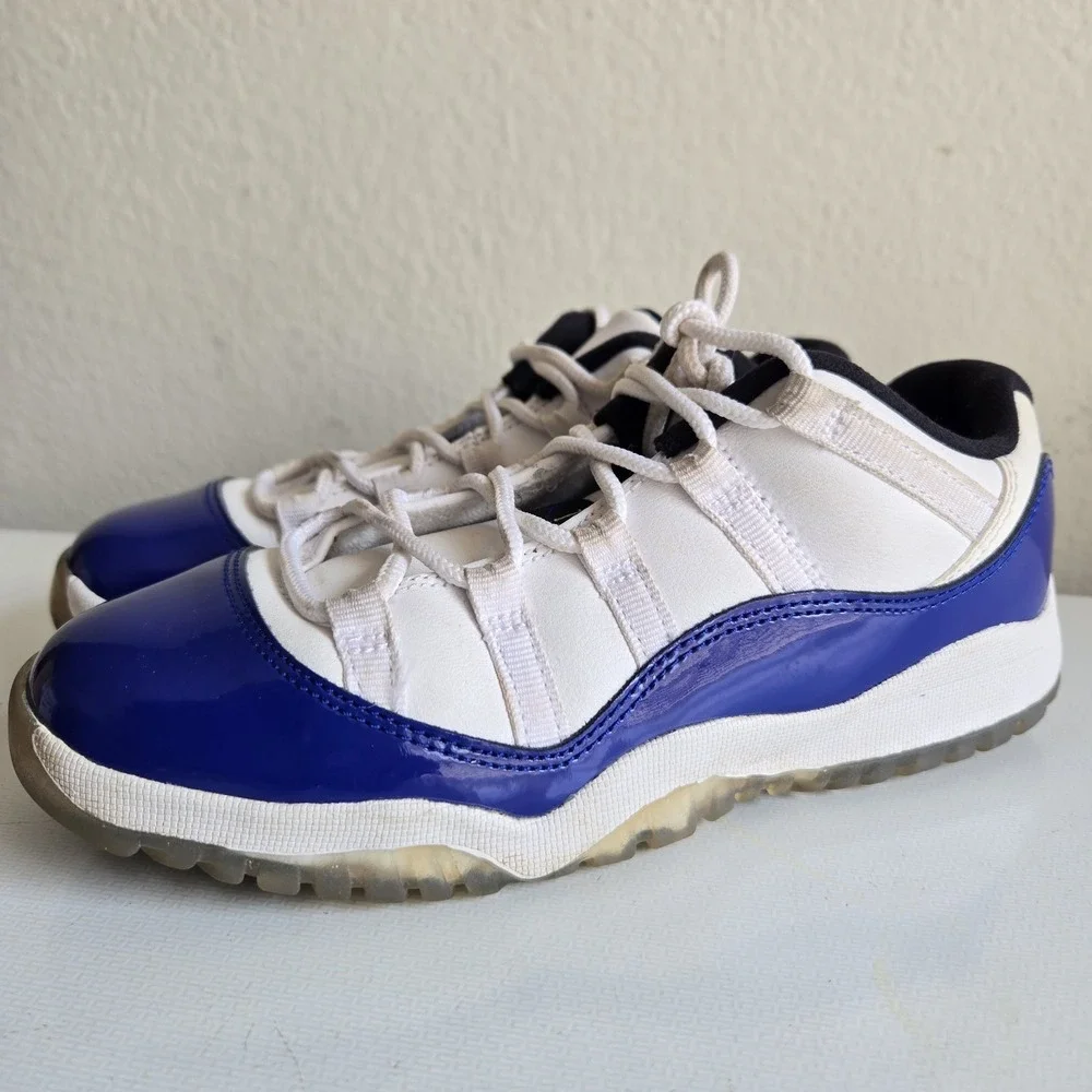 Nike Air Jordan 11 Low Retro White Blue Concord 580522-100 Boys Youth‎ Size 2Y